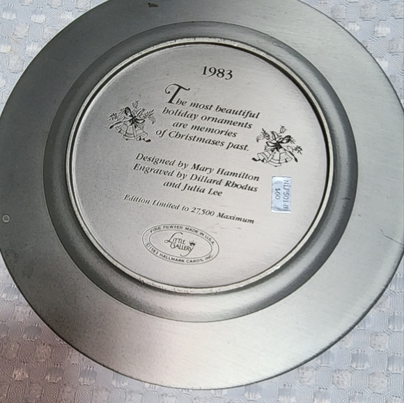 VINTAGE EUC HALLMARK 1983 TRIM A TREE CHRISTMAS PEWTER PLATE & STAND - Picture 2 of 3